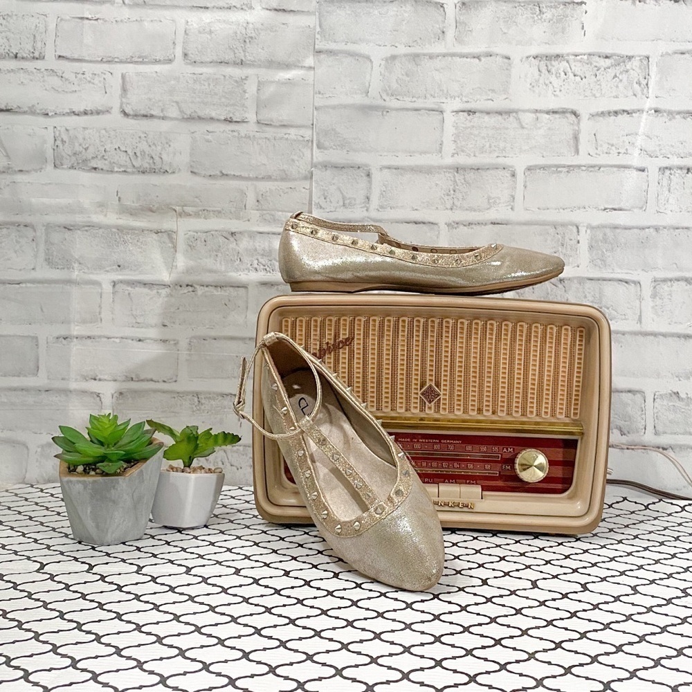 Chinese Laundry studded flats